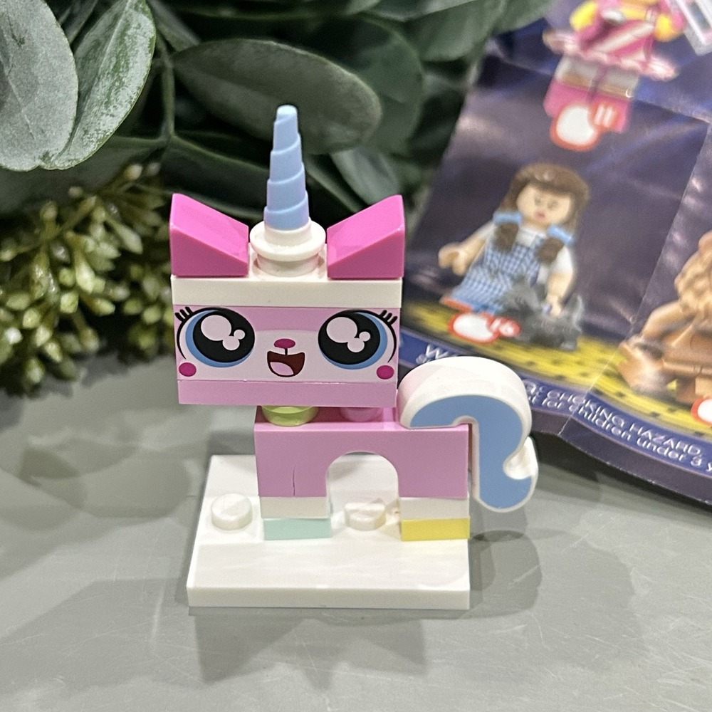 The LEGO Movie 2 Minifigures Series 71023 Pink Unikitty Minifigure Mini Build - Picture 1 of 6
